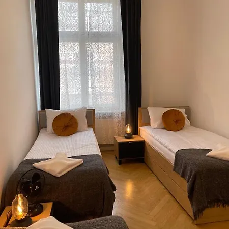 Apartmán Golden Pearl - Main Square, 100 Sqm, 4 *