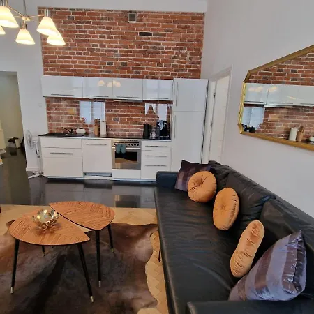 Golden Pearl - Main Square, 100 Sqm, 4 Apartmán *