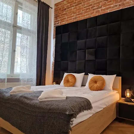 Apartmán Golden Pearl - Main Square, 100 Sqm, 4 *