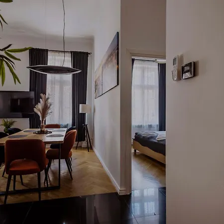 Golden Pearl - Main Square, 100 Sqm, 4 Apartmán