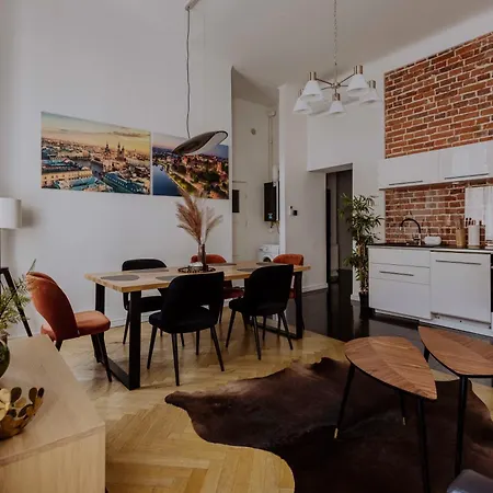 Apartmán Golden Pearl - Main Square, 100 Sqm, 4 *